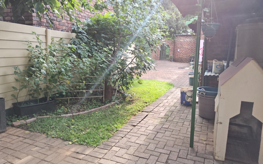 3 Bedroom Property for Sale in Kannoniers Park North West